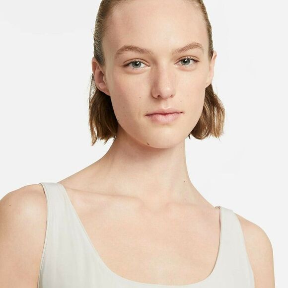 Nike Bliss Luxe Women's Training Dress with Built-In Shorts Slim Fit NWT Large - Picture 4 of 14